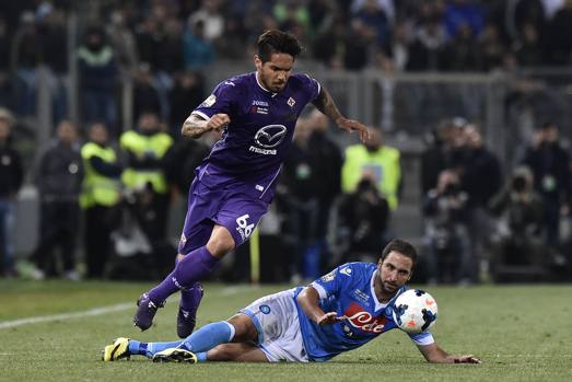 Un confronto Vargas-Higuain. LaPresse